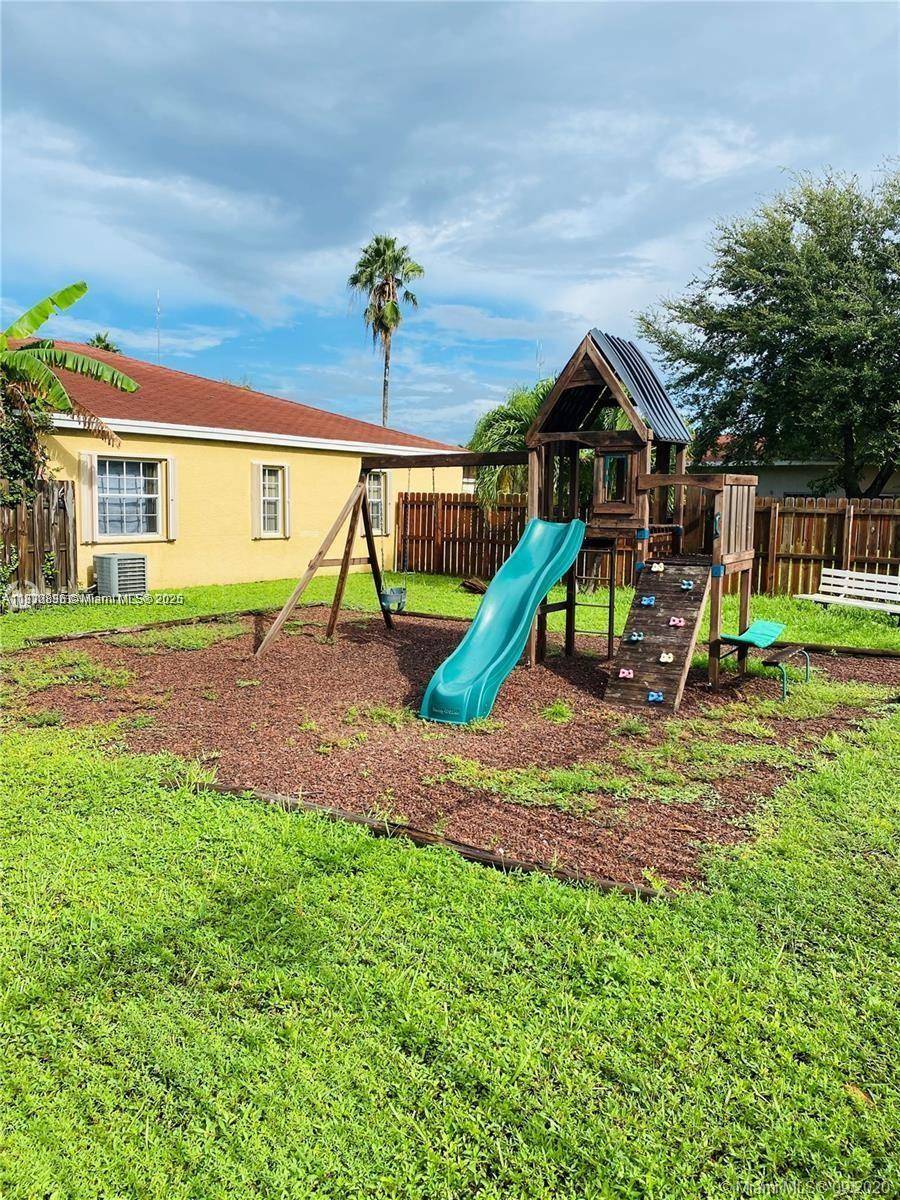 Miami, FL 33179,21300 NE 8th Ct #3007