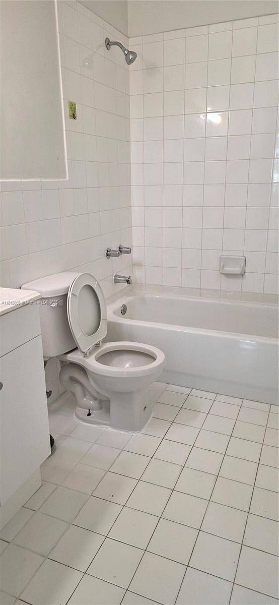 Miami, FL 33130,104 SW 9th St #206