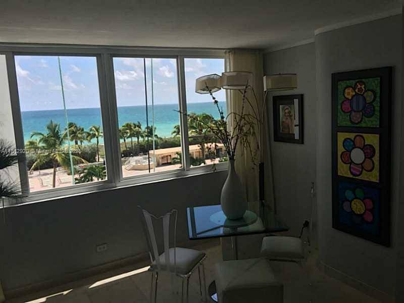 Miami Beach, FL 33140,5005 Collins Ave #515