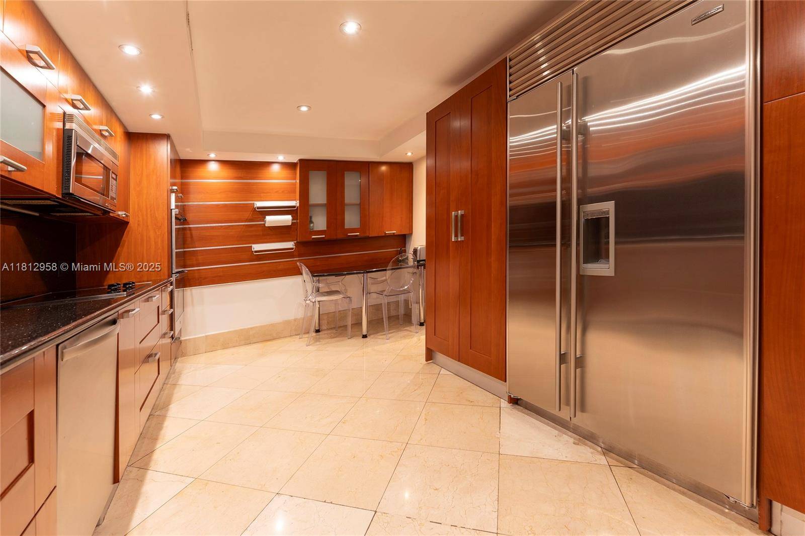 Bal Harbour, FL 33154,10205 Collins Ave #401