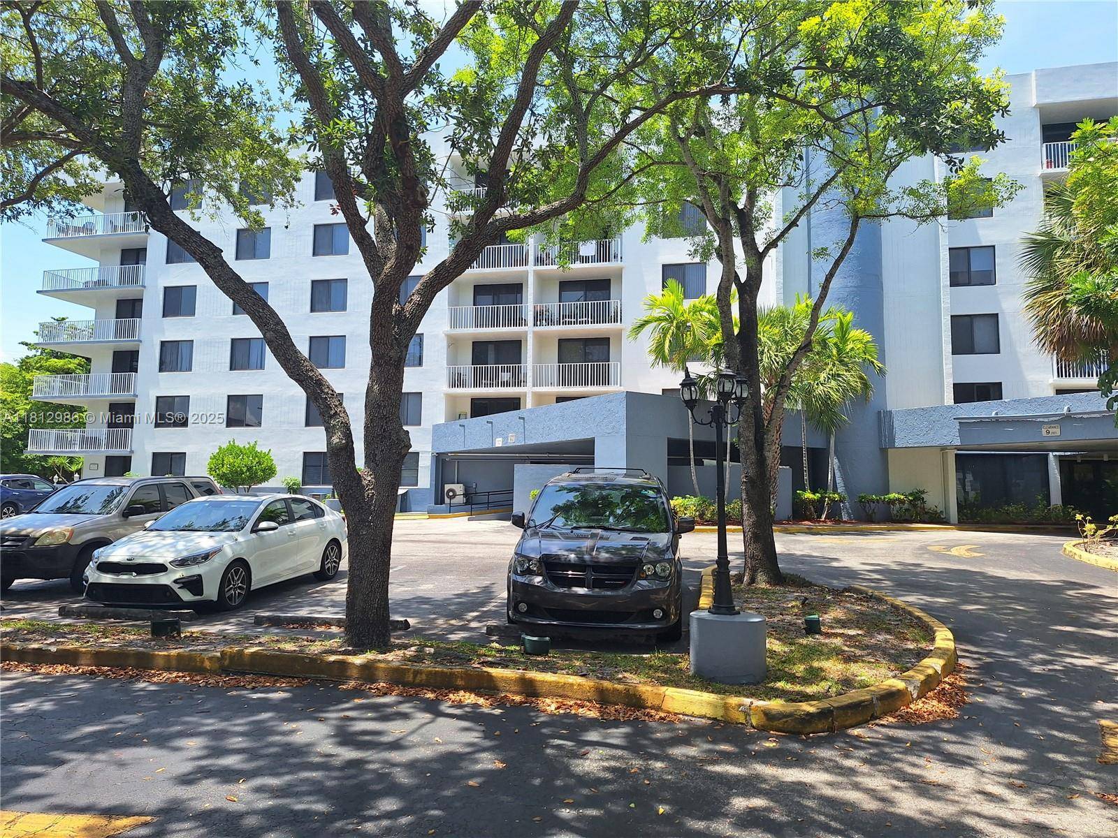 Hollywood, FL 33021,901 Hillcrest Dr #415