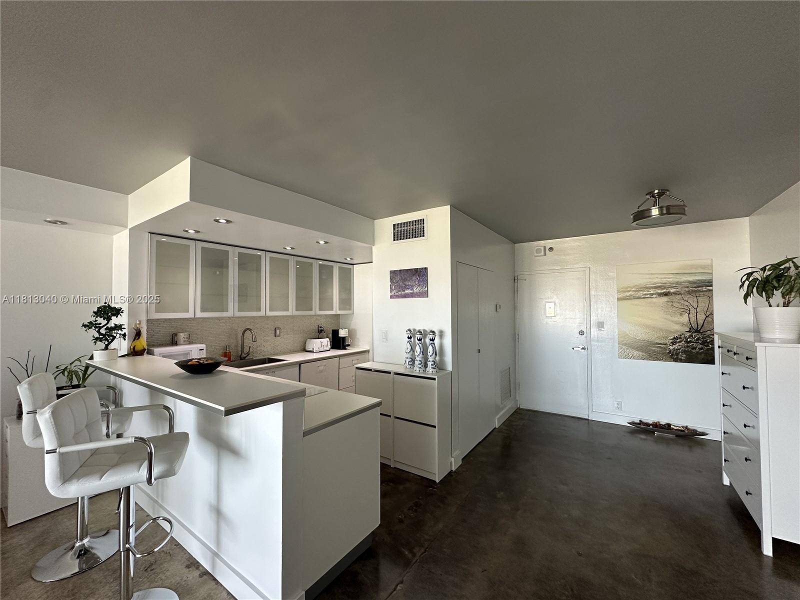 Miami Beach, FL 33139,1000 West Ave #932