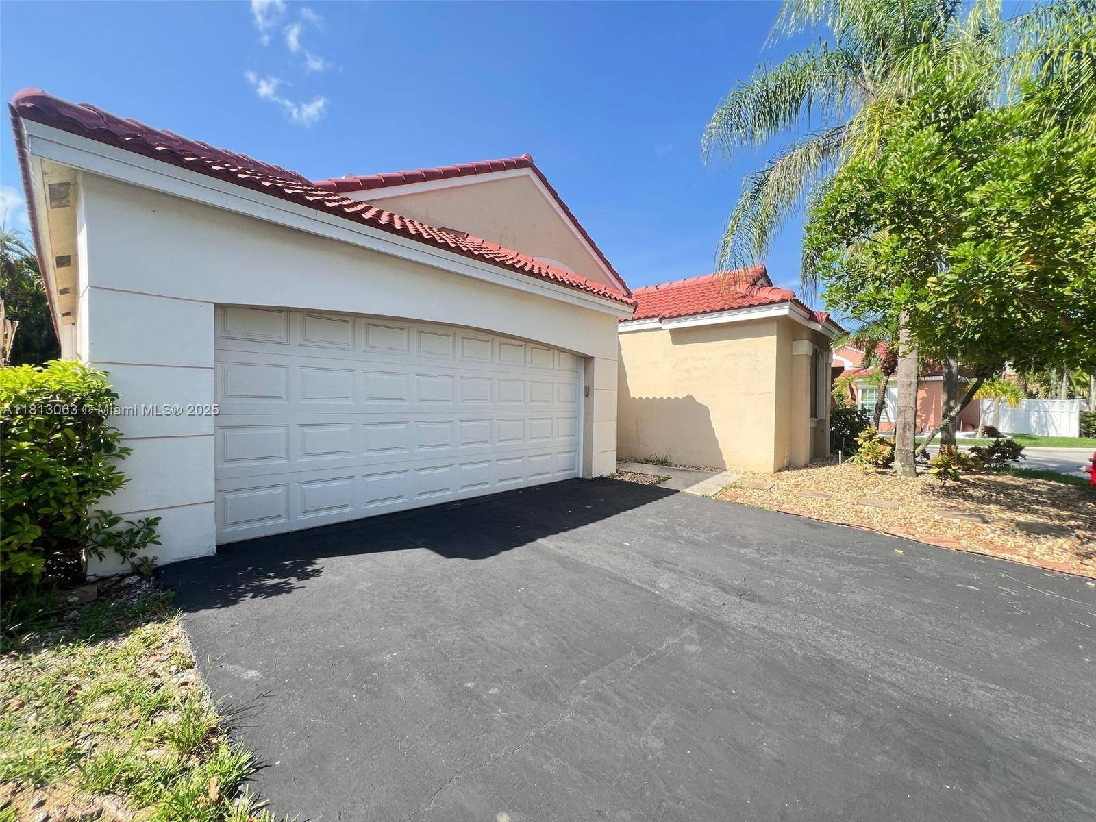 Weston, FL 33326,435 Somerset Way
