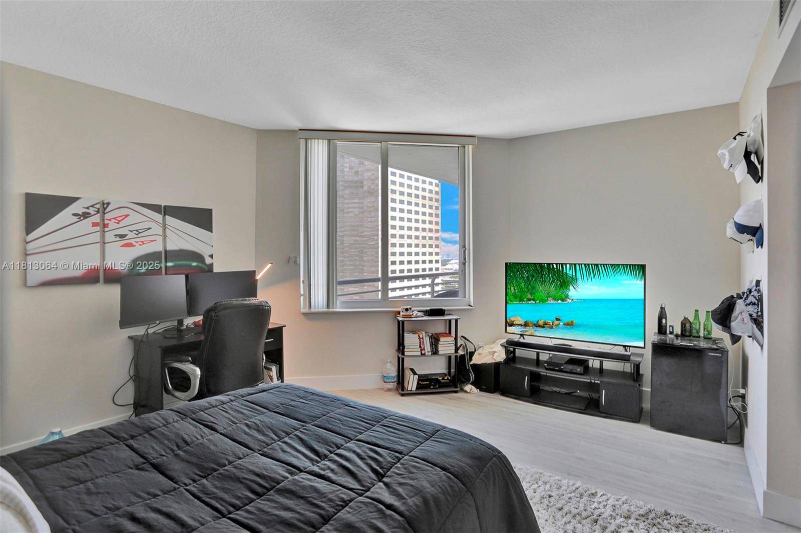 Miami, FL 33131,325 S Biscayne Blvd #2414