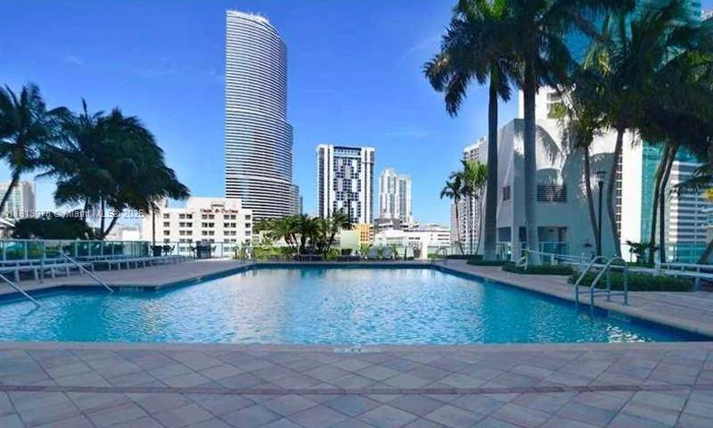 Miami, FL 33131,41 SE 5th St #1910