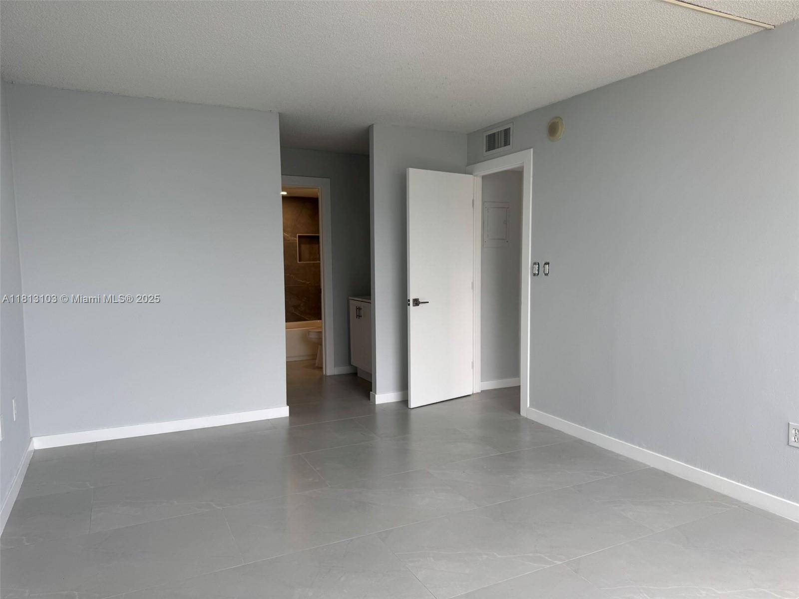 Miami, FL 33179,1300 NE Miami Gardens Dr #521E