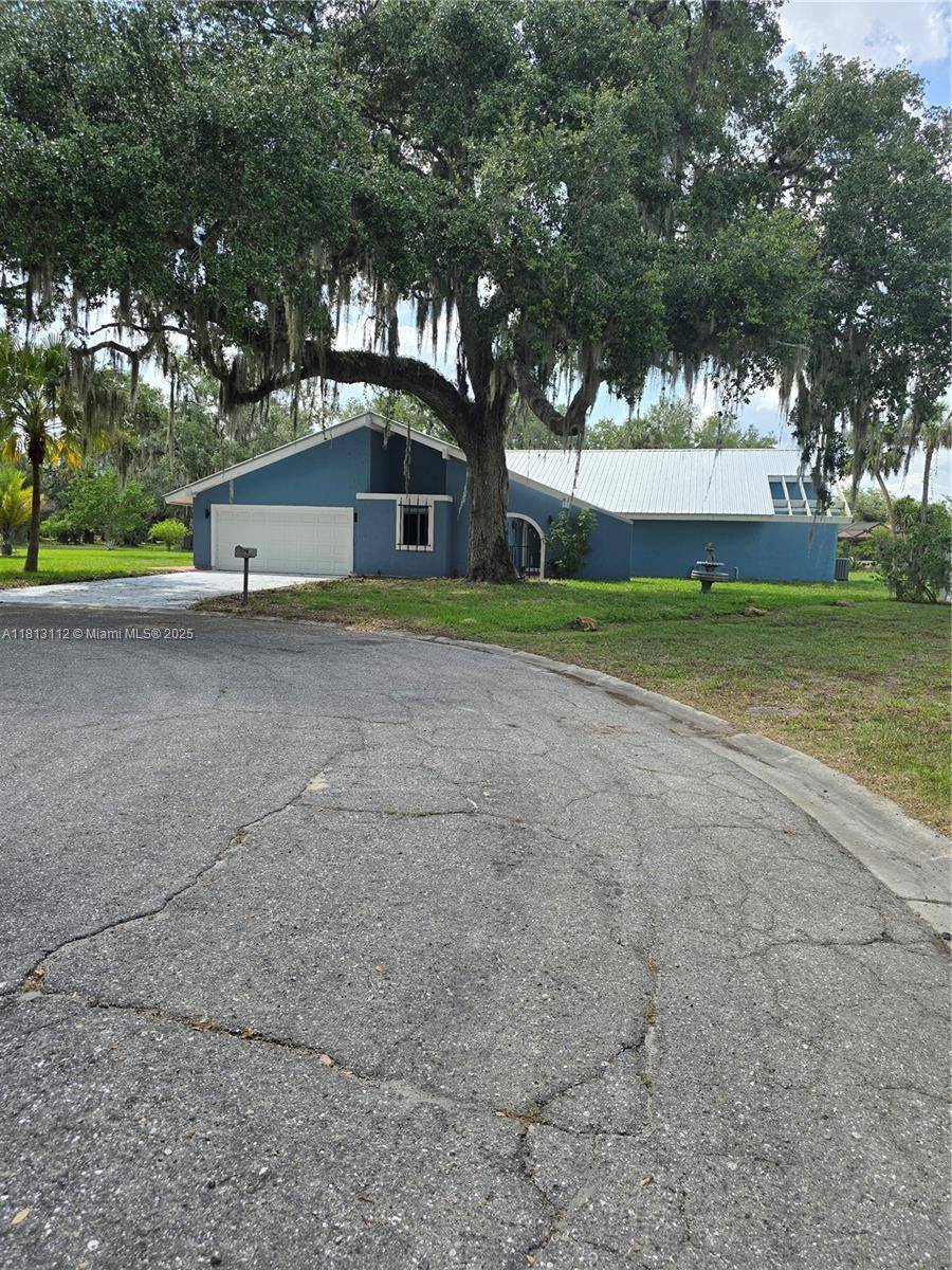 La Belle, FL 33935,4508 Fire Court