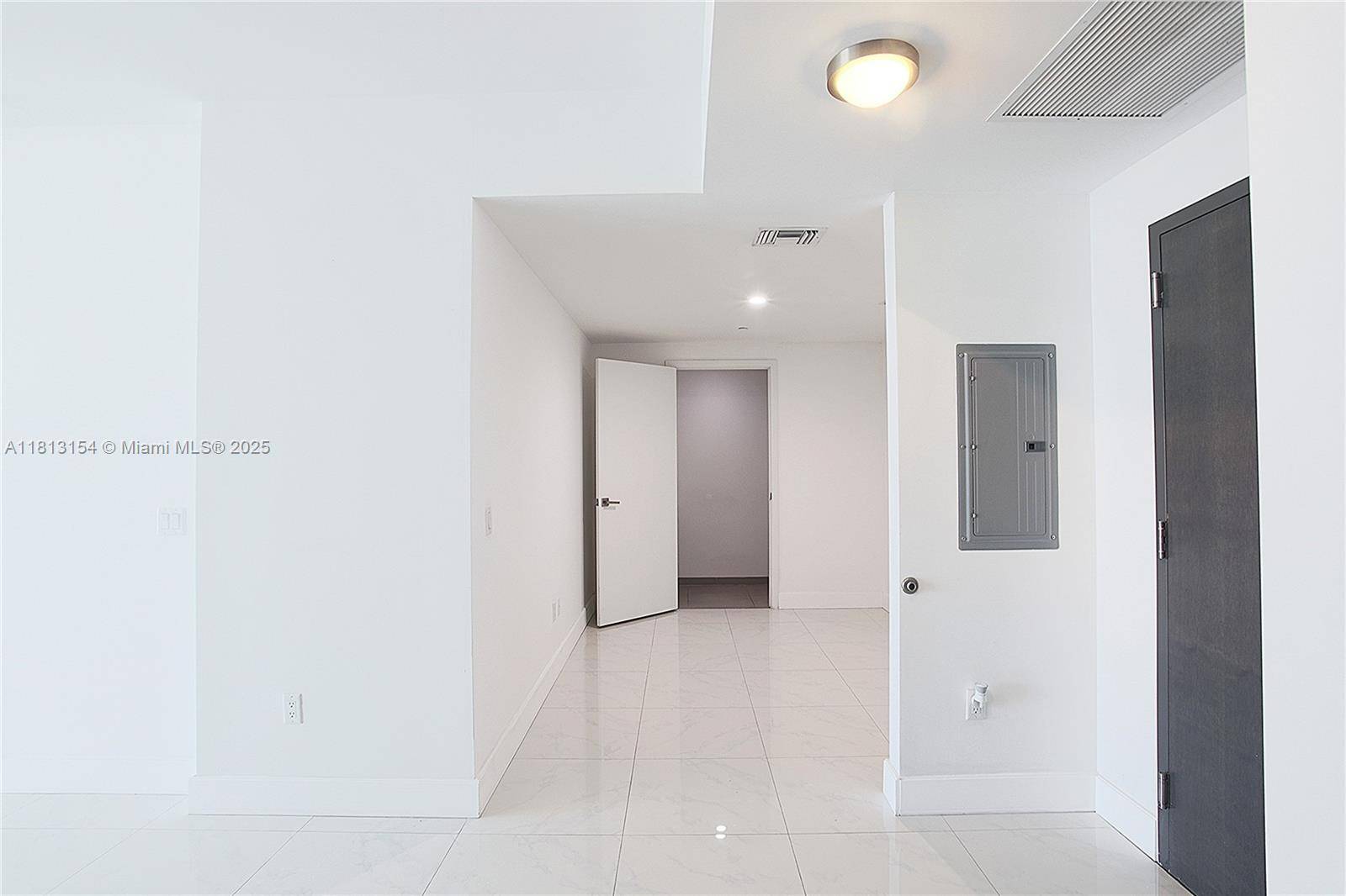 Miami, FL 33131,1080 Brickell Ave #2202