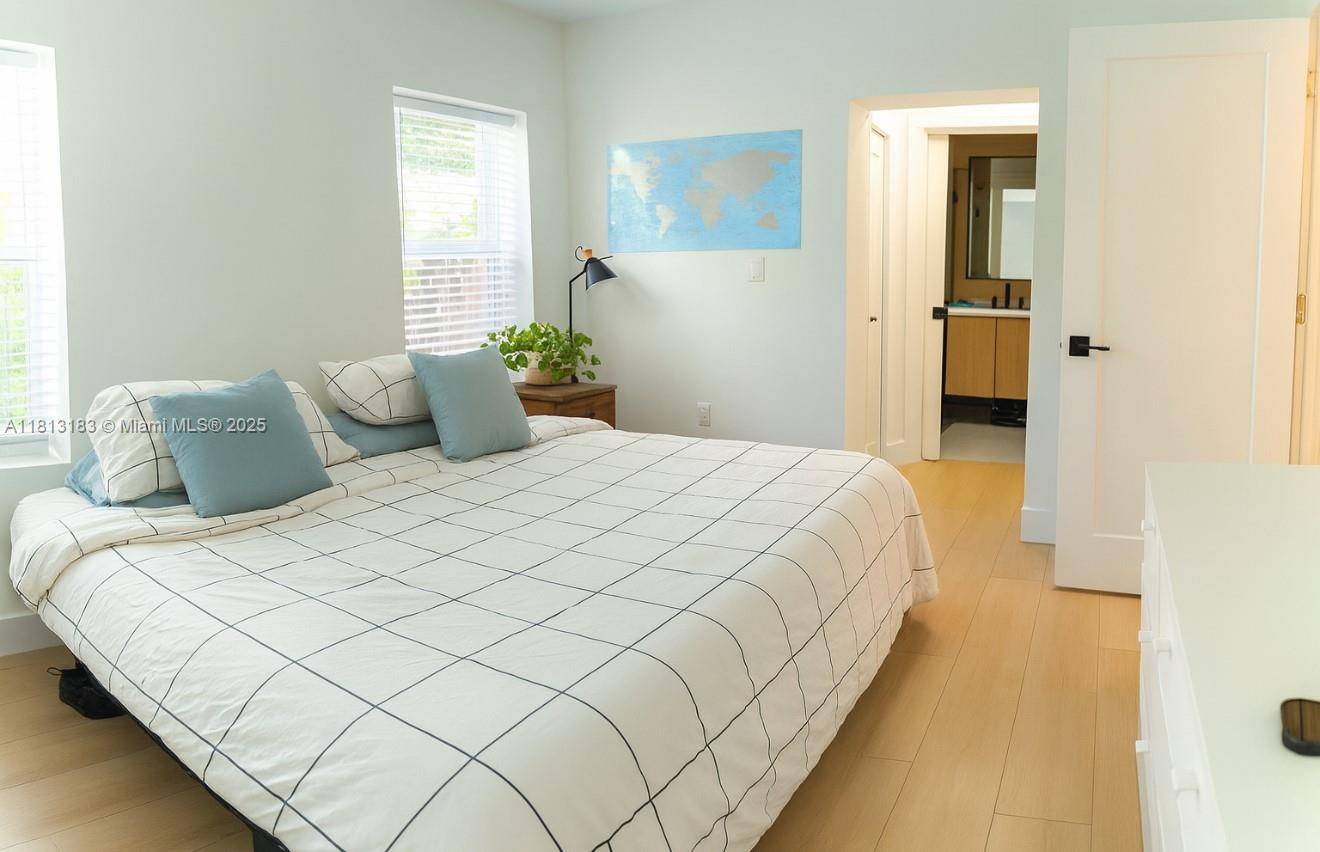 El Portal, FL 33138,365 NE 87th St