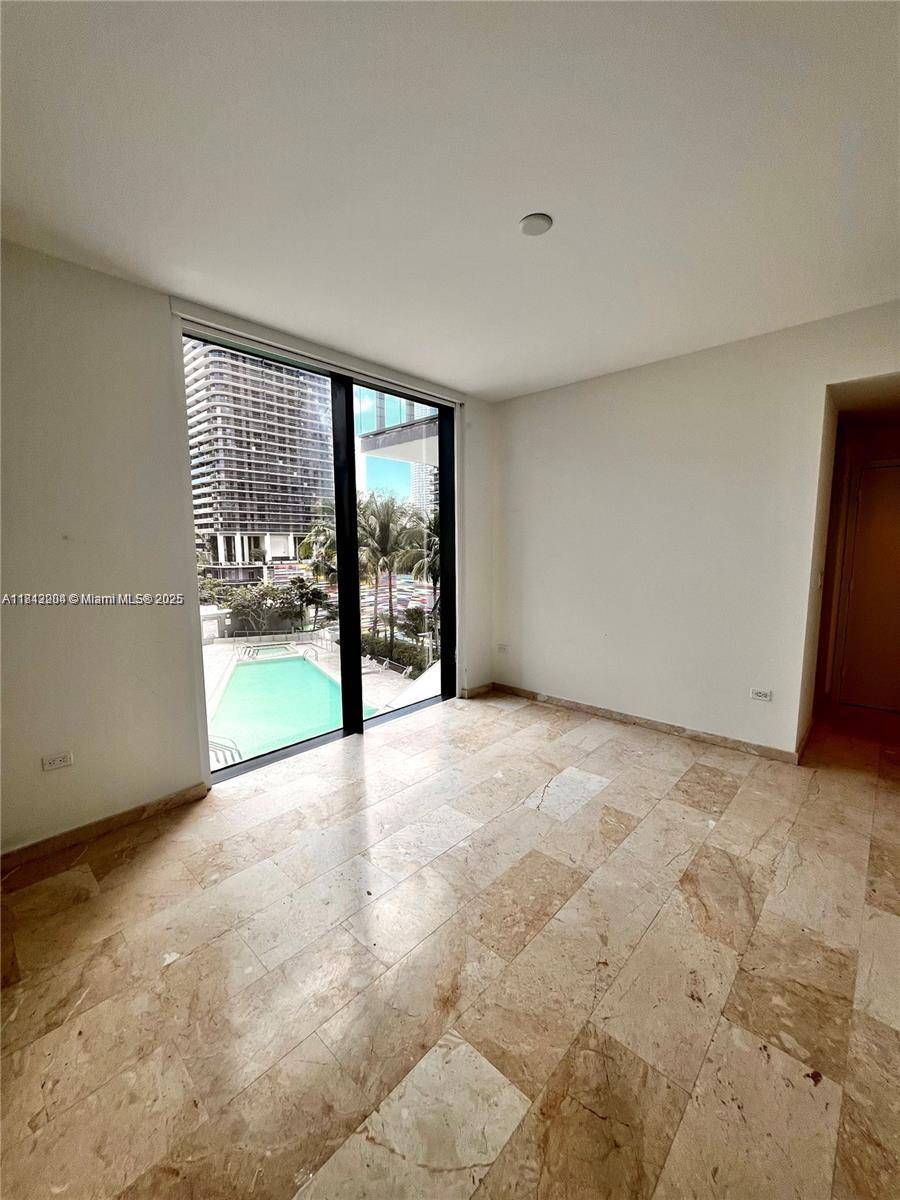 Miami, FL 33130,88 SW 7th St #803