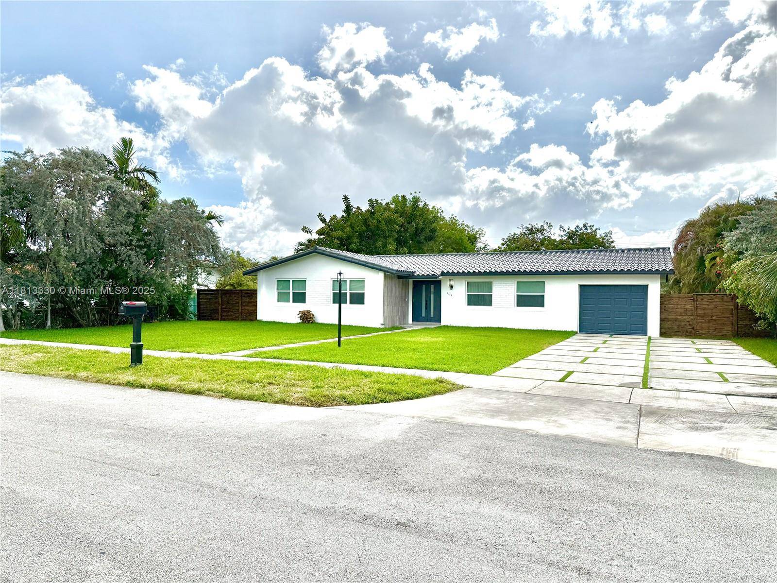 Miami, FL 33165,3125 SW 98th Ct