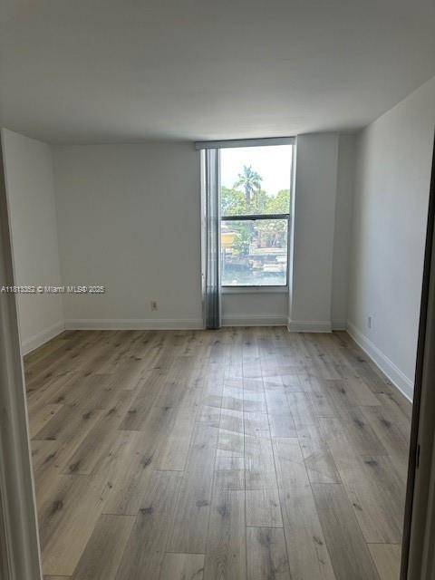 North Miami, FL 33181,2020 NE 135th St #208
