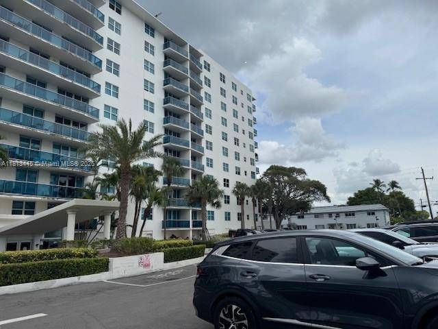 North Bay Village, FL 33141,7501 E Treasure Dr #2G