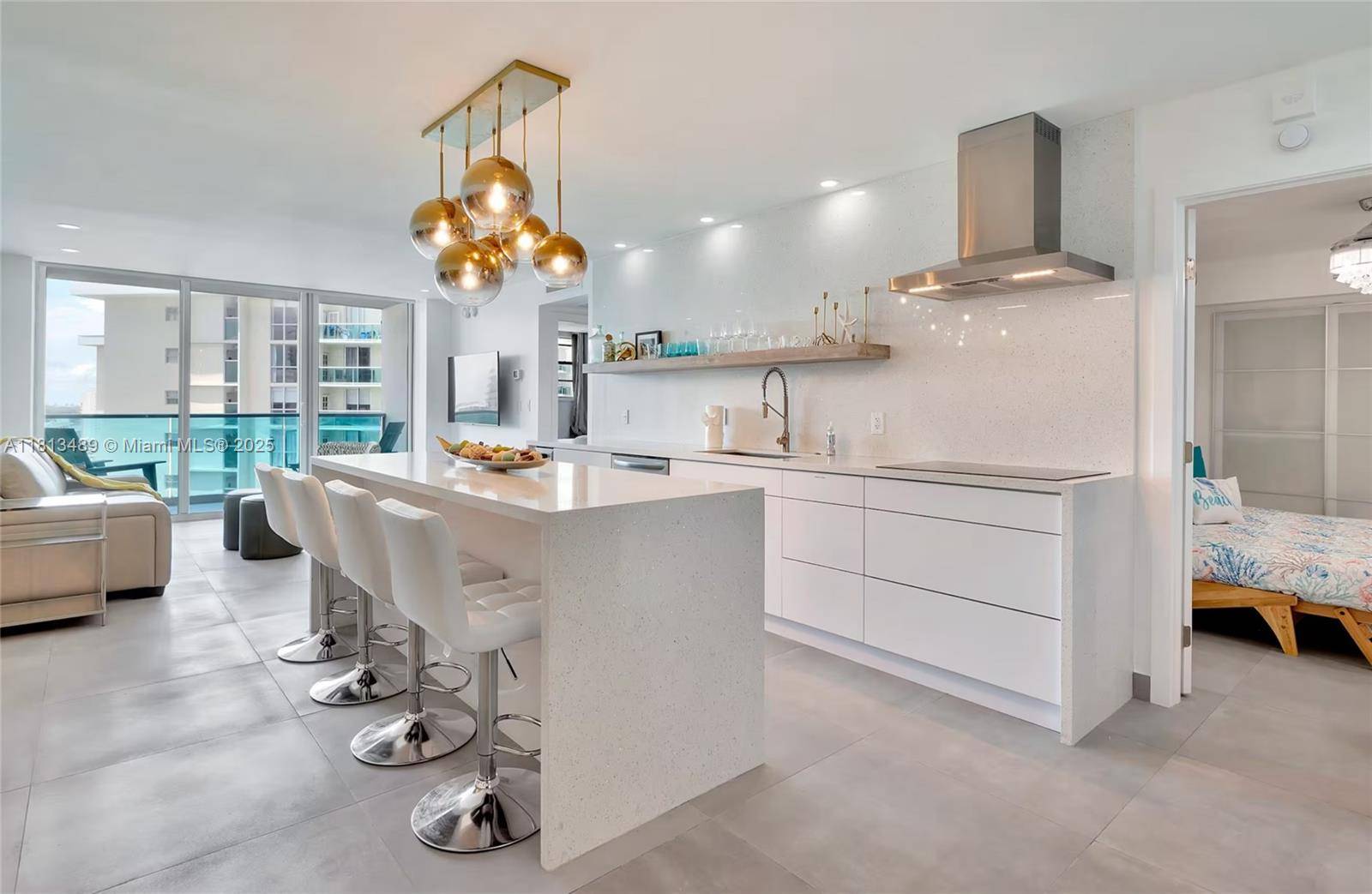 Hollywood, FL 33019,4001 S Ocean Dr #14H
