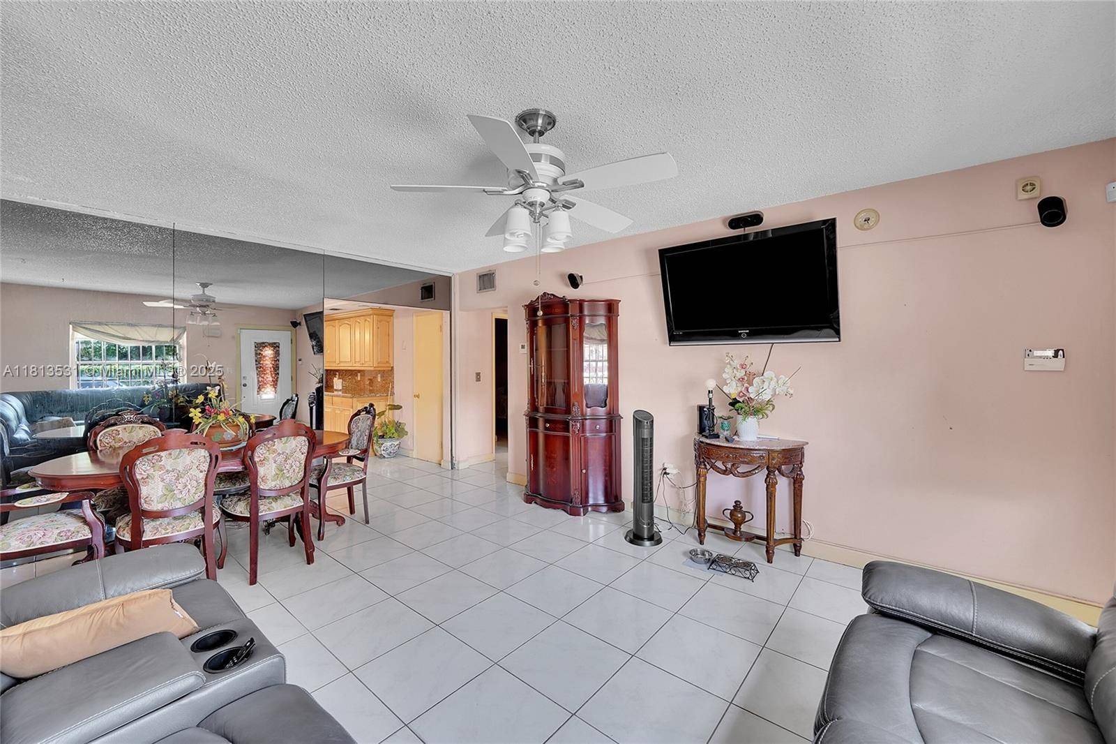 North Miami, FL 33161,525 NE 126th St