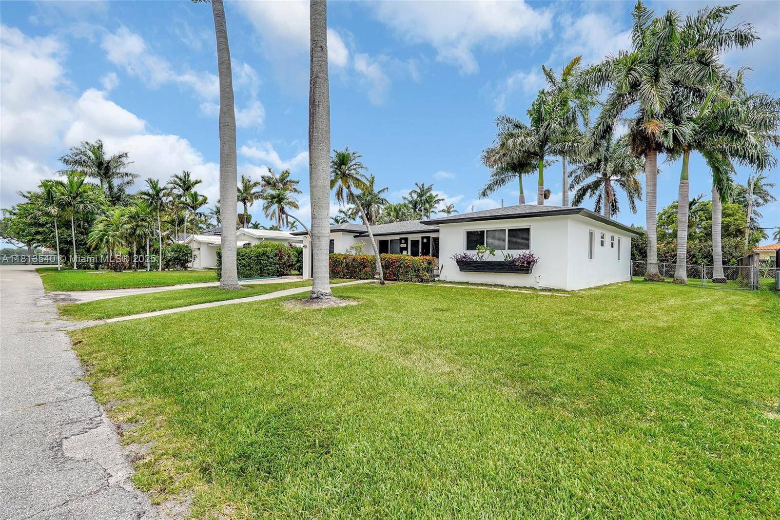 Hollywood, FL 33019,1319 Buchanan St