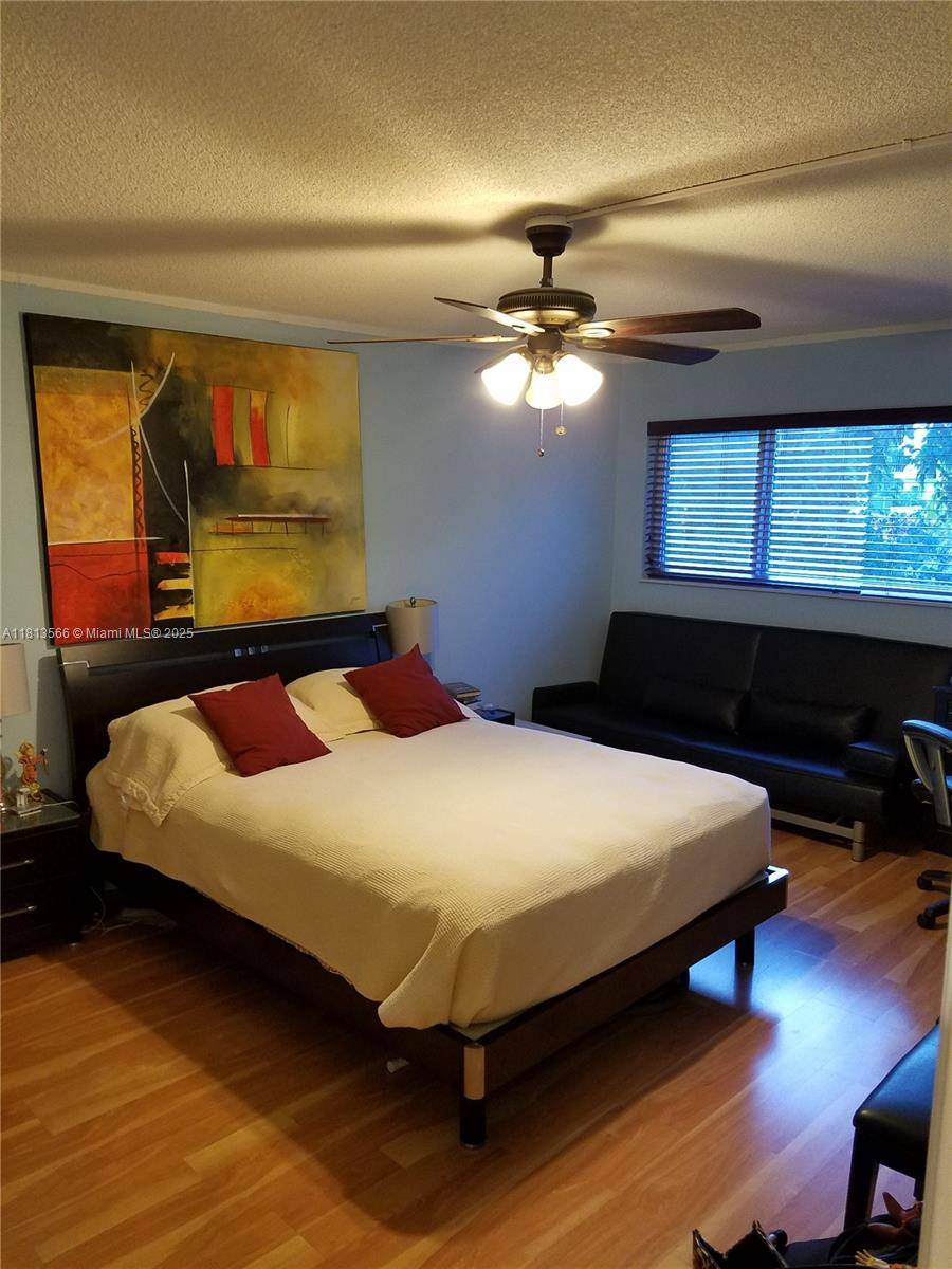 North Miami Beach, FL 33160,3860 NE 170th St #312