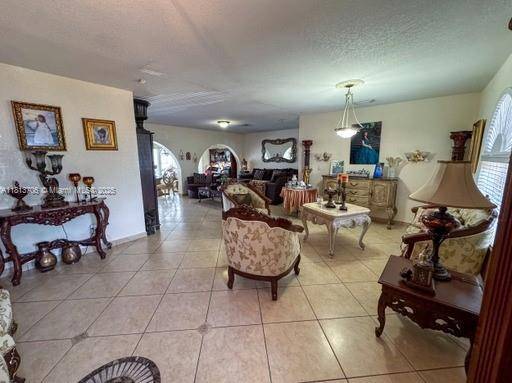 Hialeah, FL 33012,6250 W 6th Ave