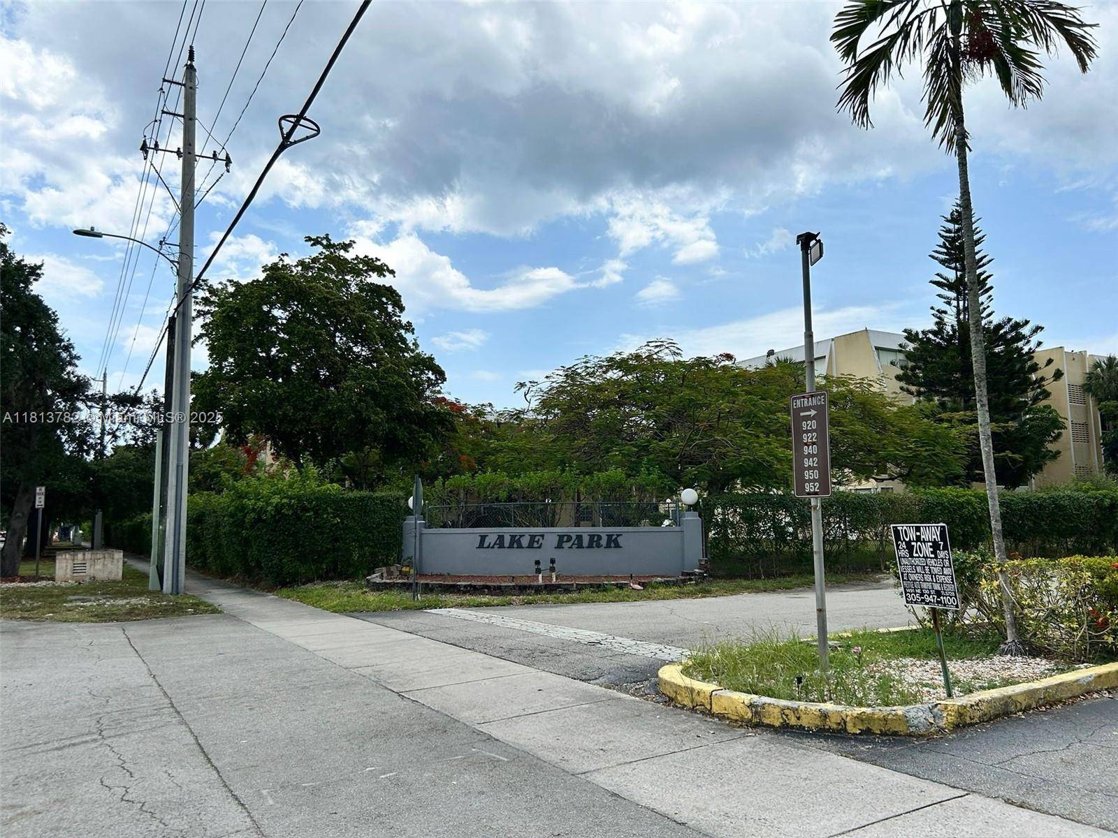 Miami, FL 33179,922 NE 199th St #3D Apt 304
