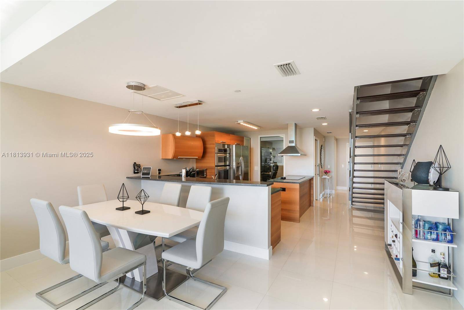 Aventura, FL 33180,2950 NE 188th St #411