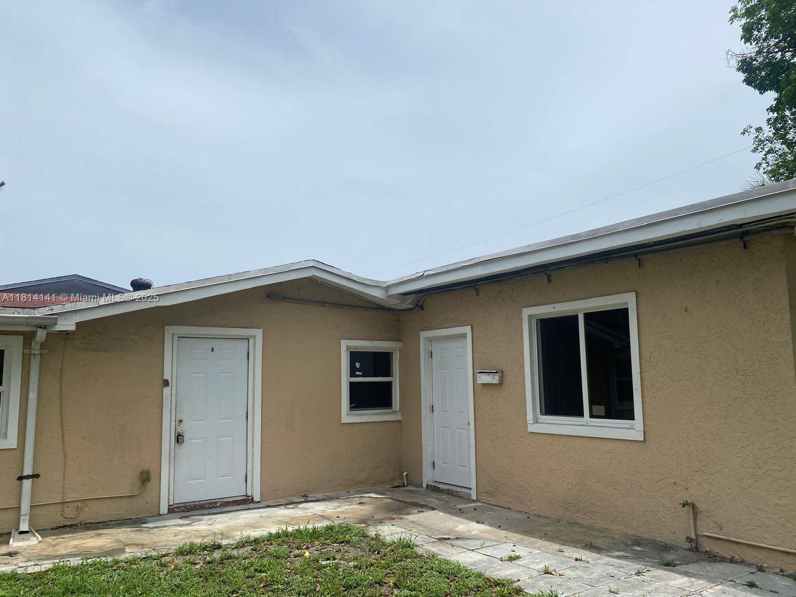Miami, FL 33150,1124 NW 100th Ter