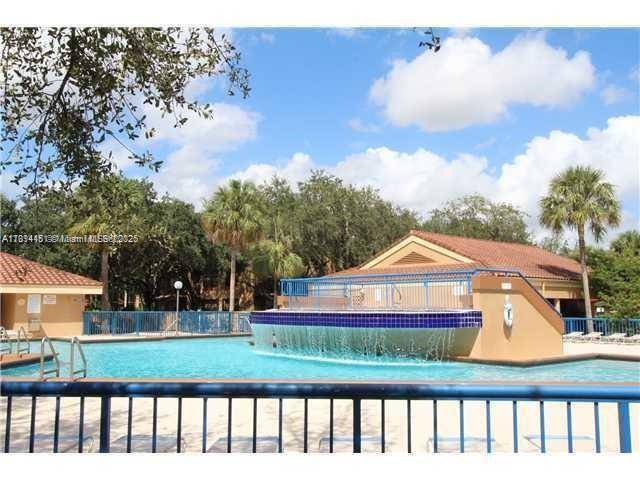 Miami Lakes, FL 33014,15405 N MIAMI LAKEWAY #211-1