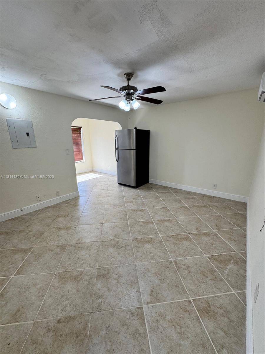 Hollywood, FL 33020,2000 Monroe St #5