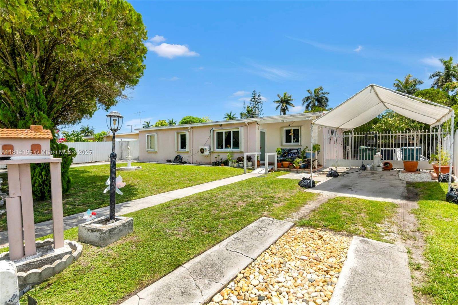Miami, FL 33165,11240 SW 47th St