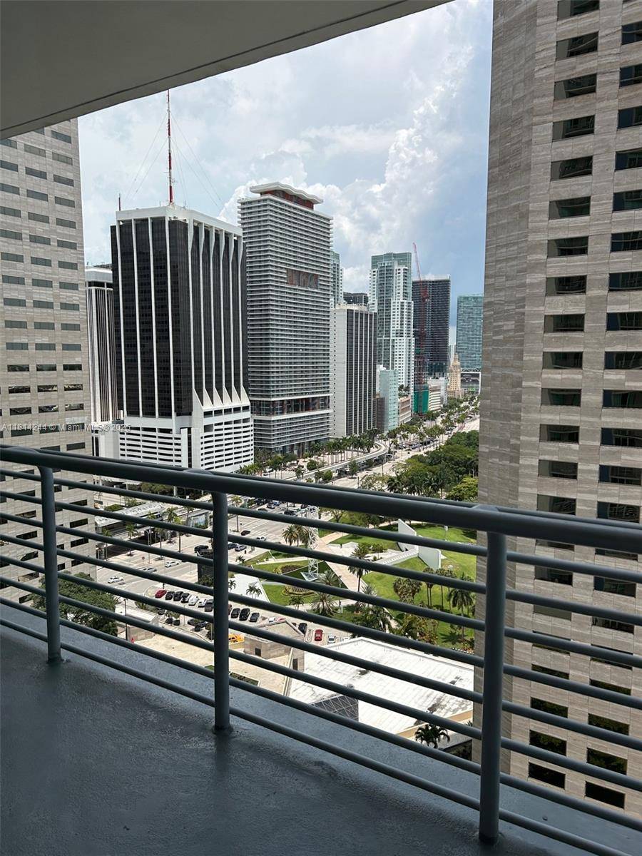 Miami, FL 33131,335 S Biscayne Blvd #2404