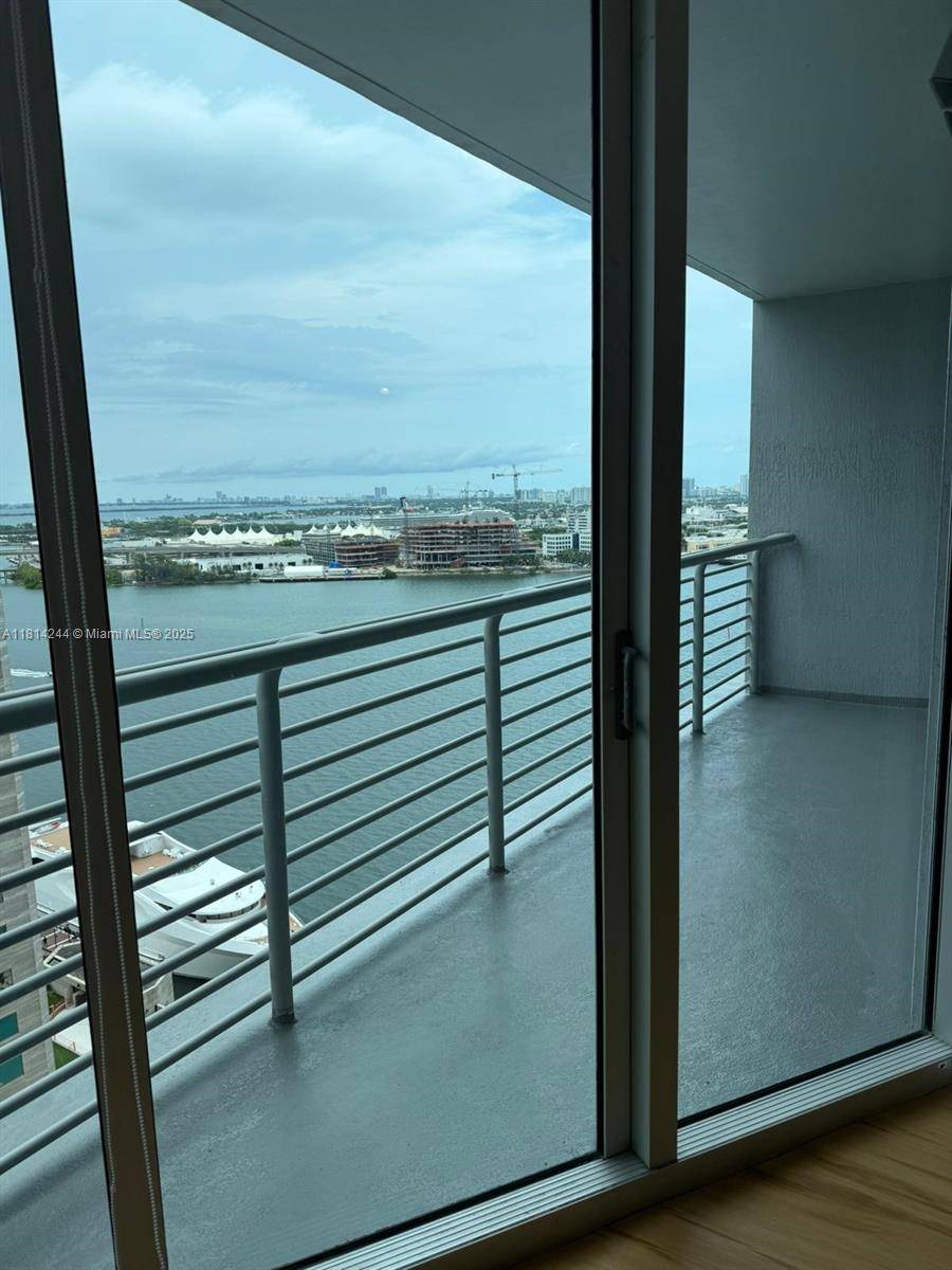Miami, FL 33131,335 S Biscayne Blvd #2404