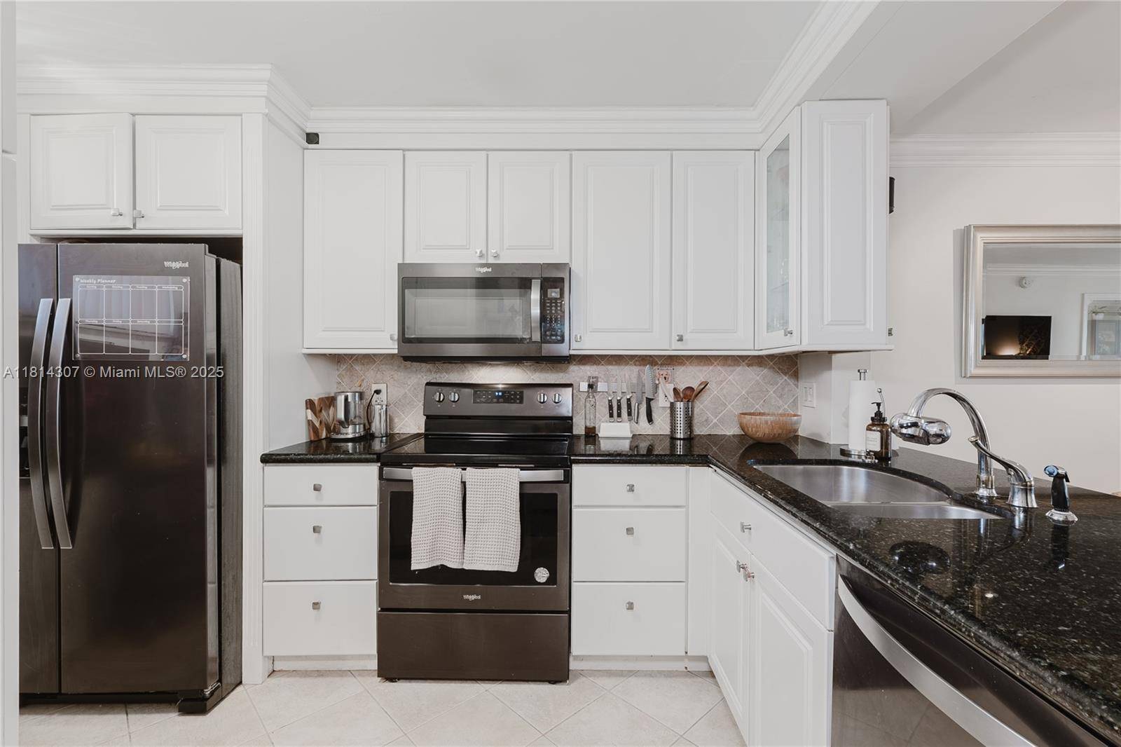 Oakland Park, FL 33309,110 Lake Emerald Dr #204