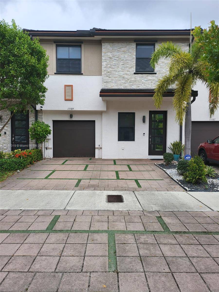 Miami Lakes, FL 33018,15589 NW 91st Ct #-