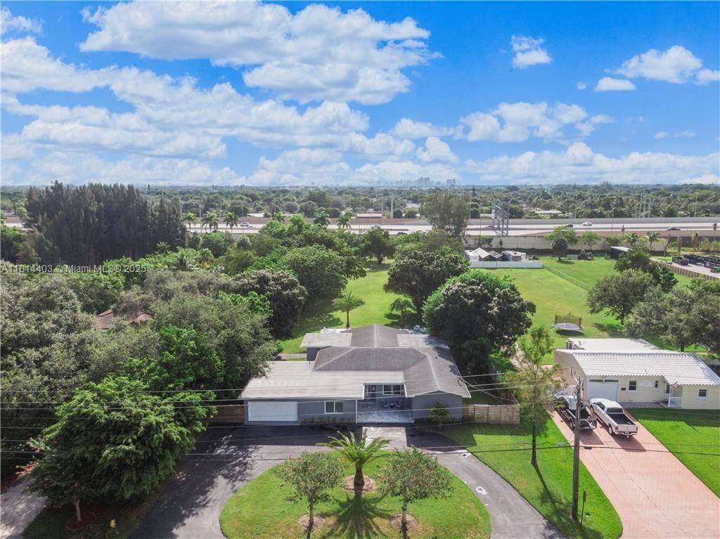 Plantation, FL 33317,224 E Acre Dr