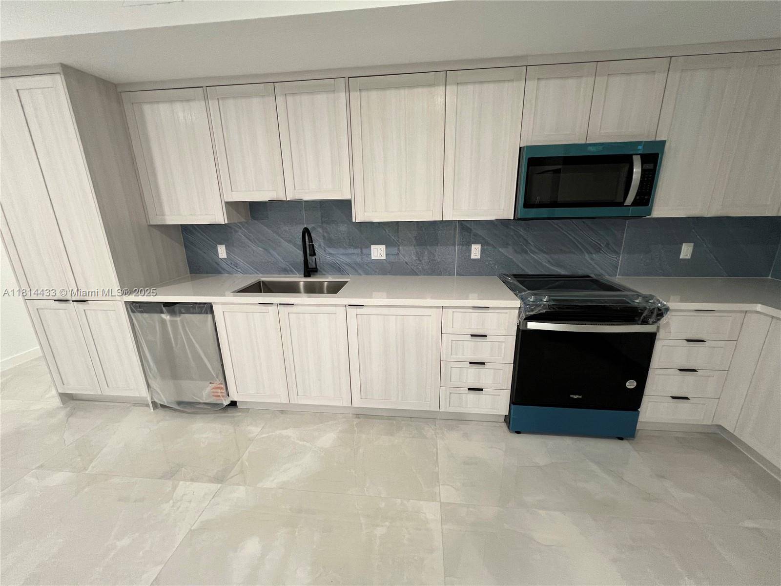 Homestead, FL 33032,14617 SW 262nd St #1