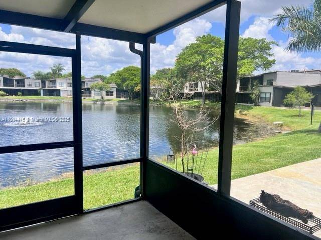 Plantation, FL 33324,958 Mockingbird Ln #511