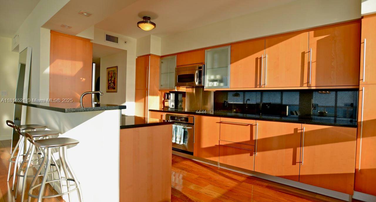 Miami Beach, FL 33141,6365 Collins Ave #3908