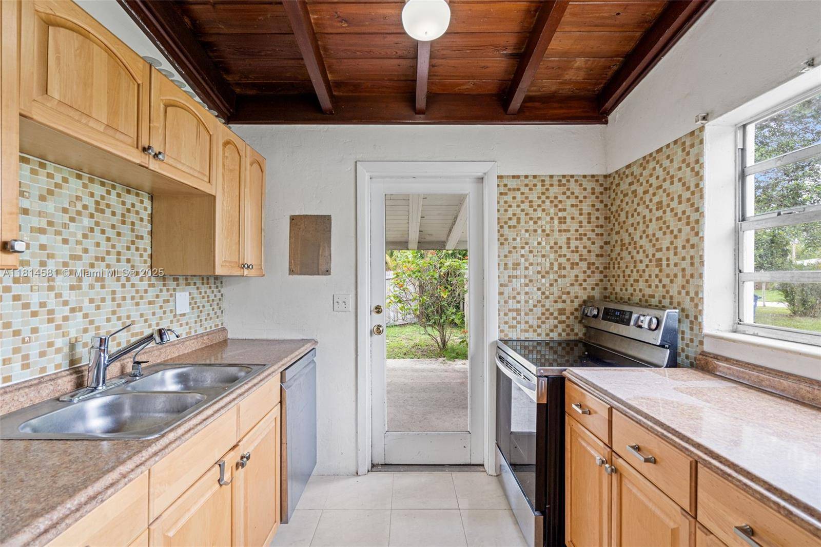 North Miami Beach, FL 33162,1728 NE 179th St