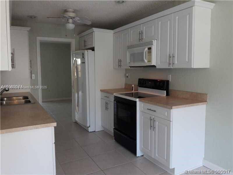 Hollywood, FL 33021,3302 Farragut St #5A
