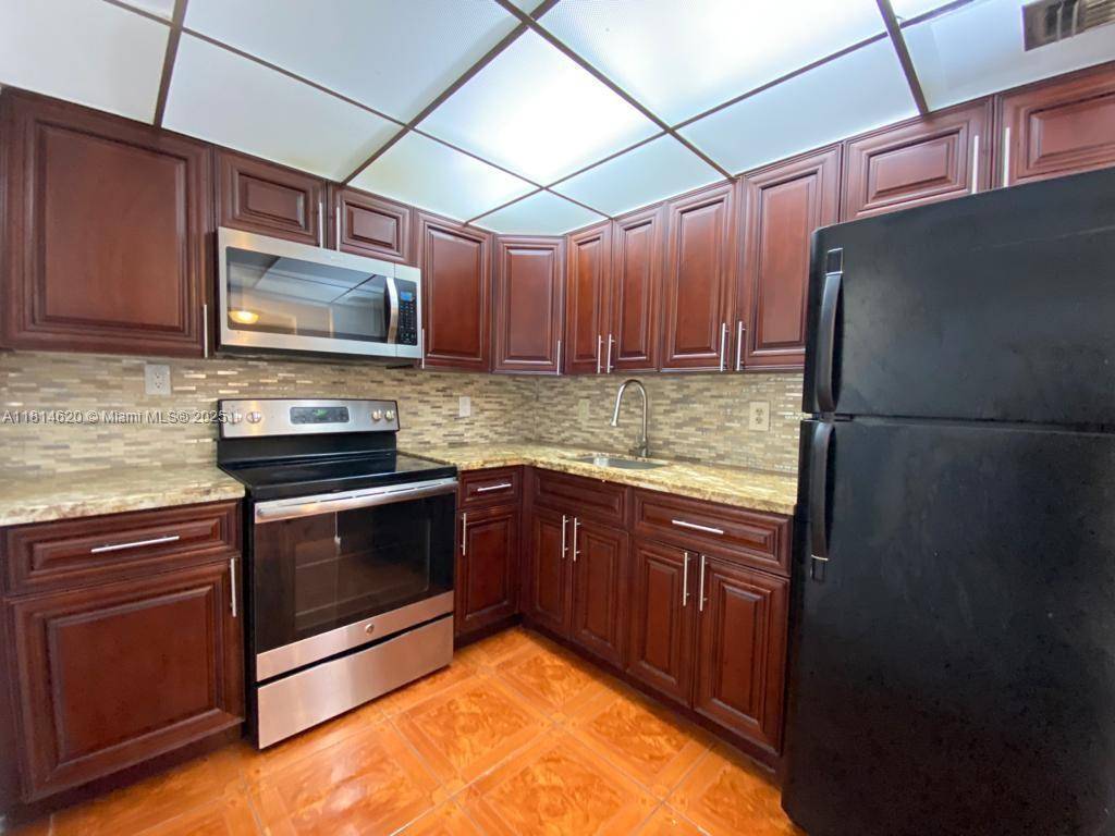 Miami, FL 33169,15600 NW 7th Ave #520