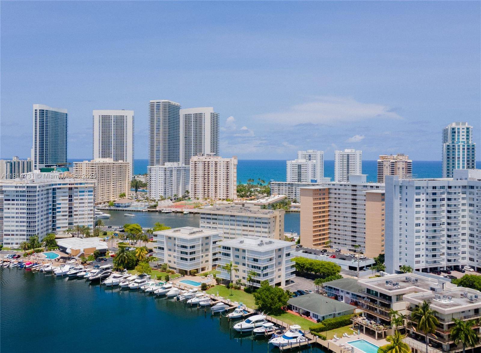 Hallandale Beach, FL 33009,120 Golden Isles Dr #33B