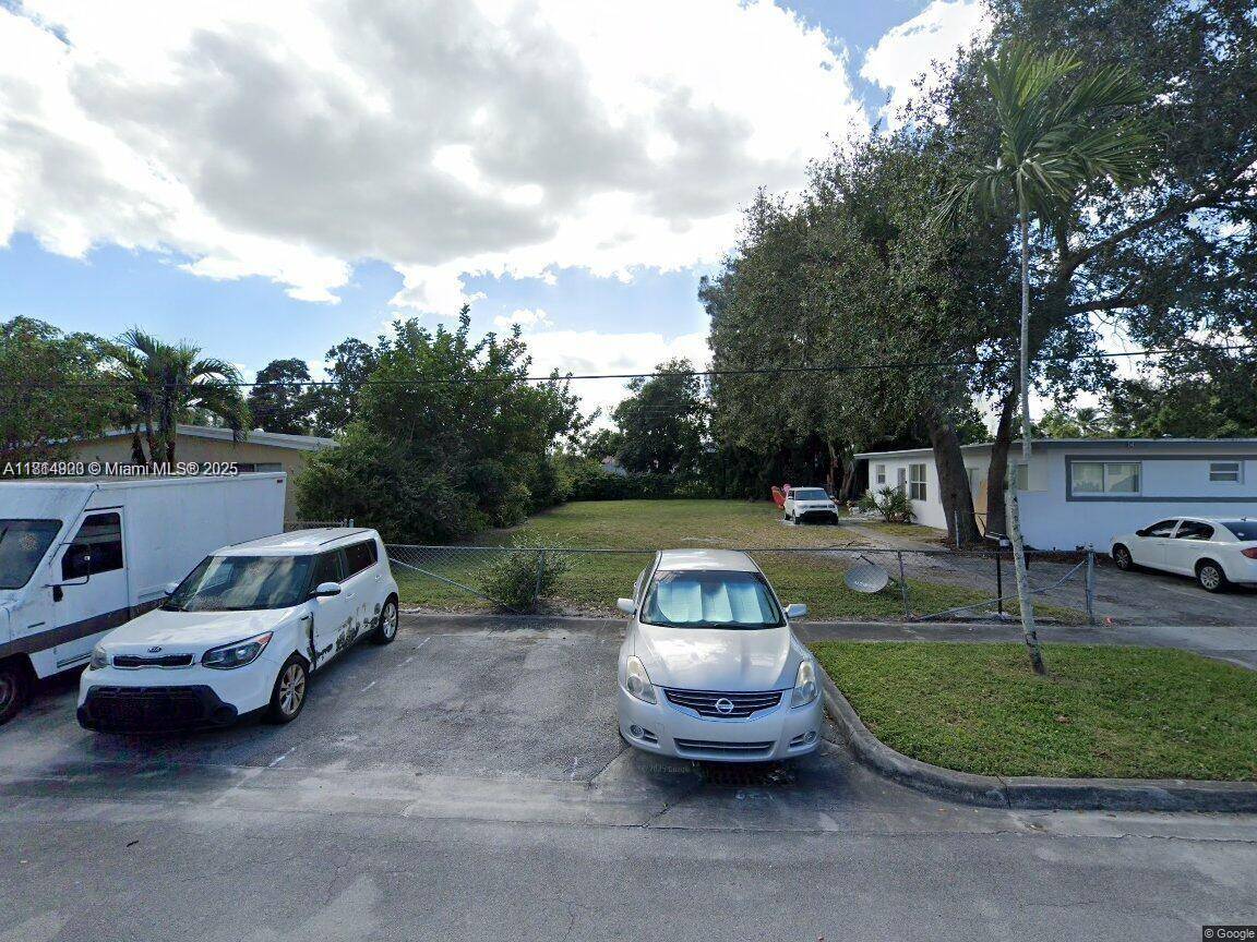 North Miami Beach, FL 33169,12 NW 169