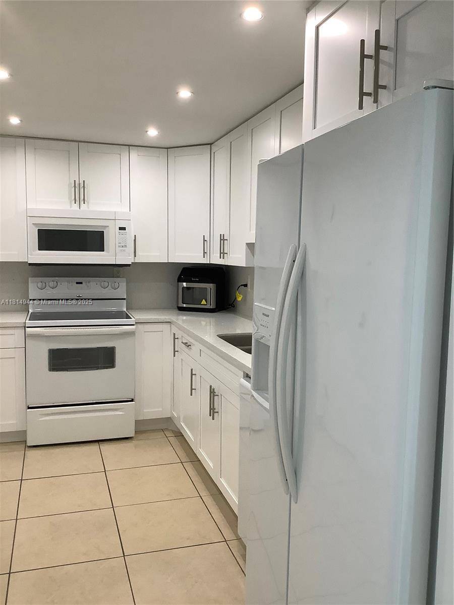Miami, FL 33129,2333 Brickell Ave #615