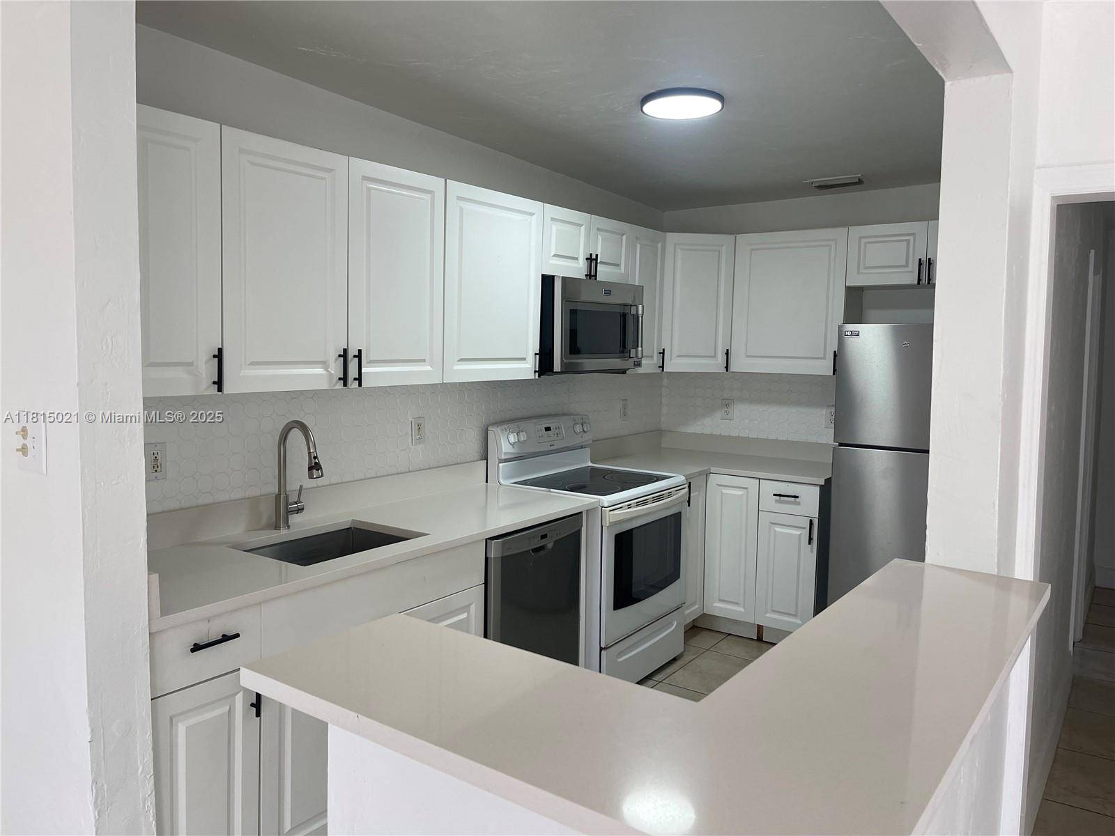 North Miami Beach, FL 33160,2329 NE 173rd St #FRONT