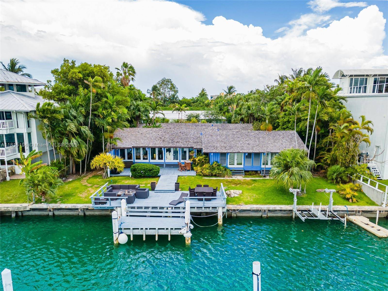 Key Biscayne, FL 33149,699 N Mashta Dr