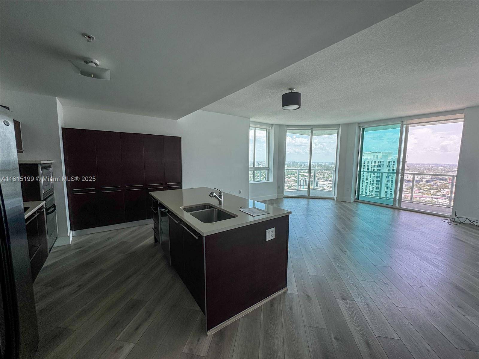 Miami, FL 33132,1900 N Bayshore Dr #3818