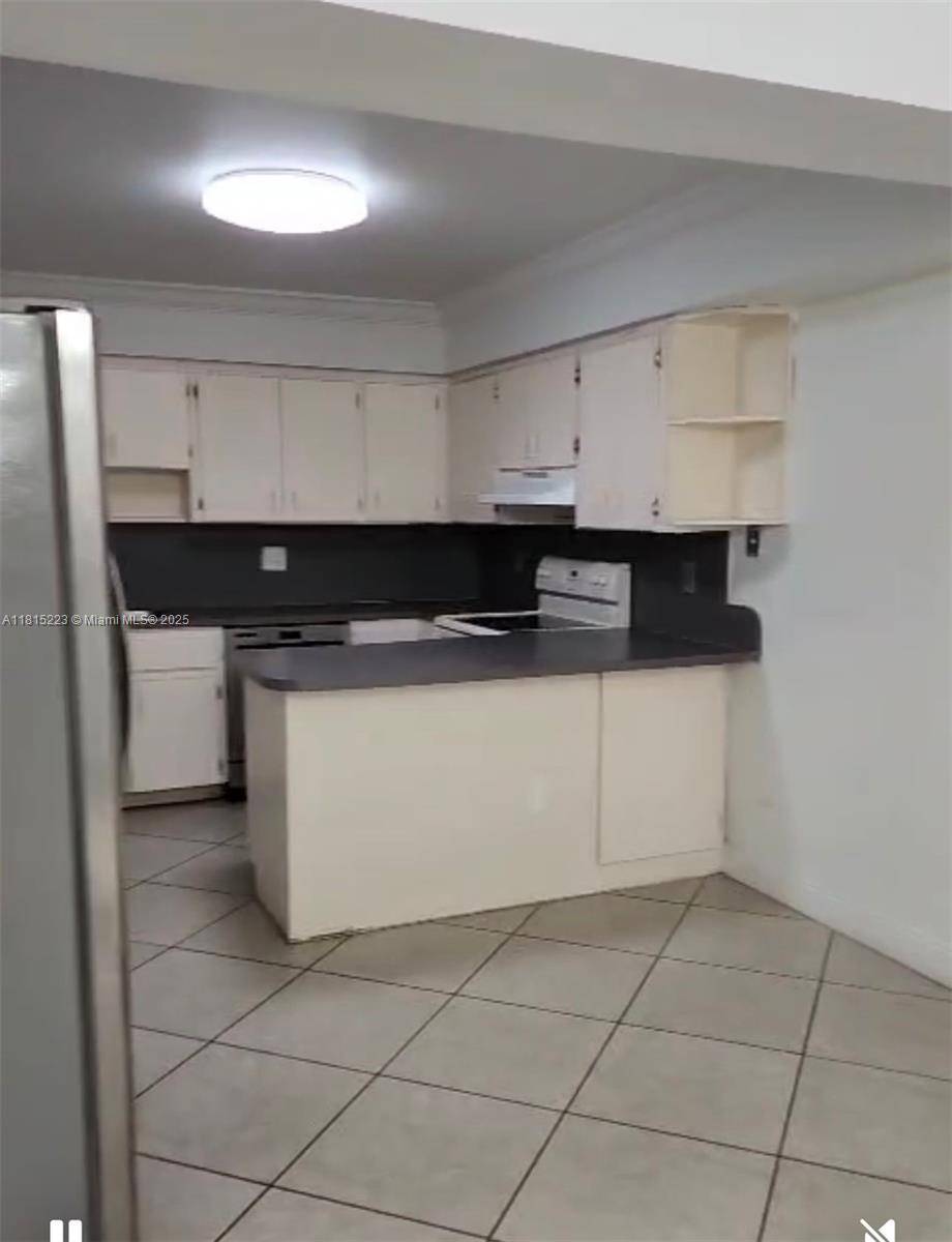 Hialeah, FL 33012,1750 W 56th St #108