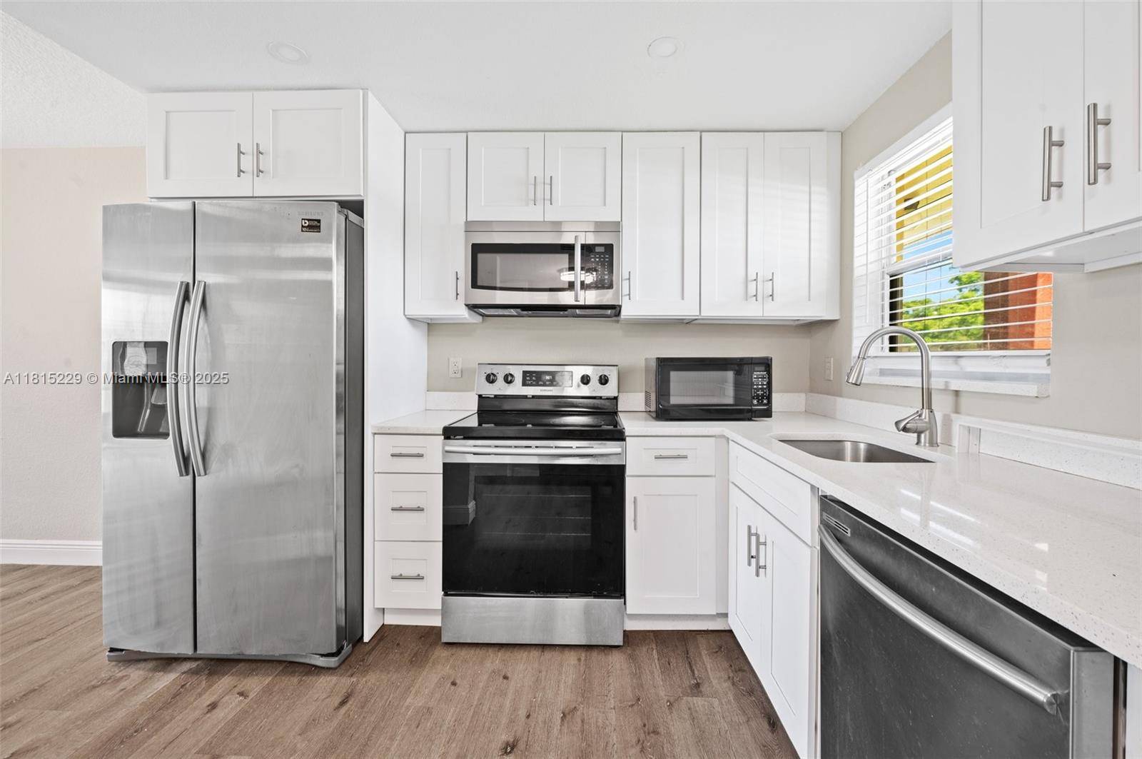 Sunrise, FL 33322,8060 N Sunrise Lakes Dr #103