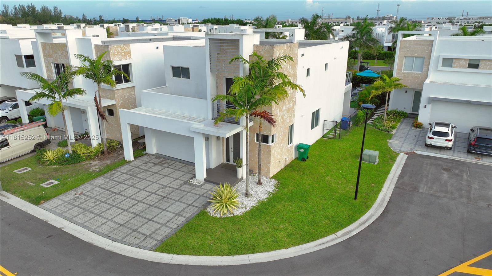 Doral, FL 33178,10360 NW 68th Ter #10360