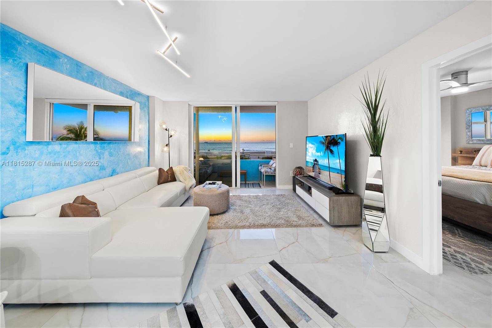 Miami Beach, FL 33139,465 Ocean Dr #315