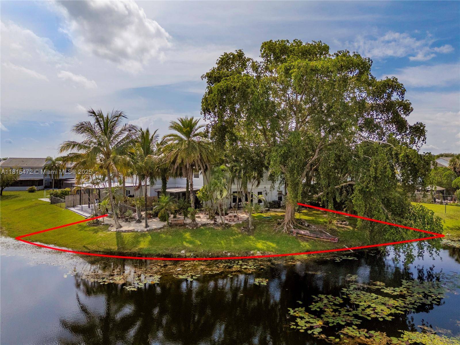 Davie, FL 33331,4821 Grapevine Way